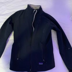 Black patagonia zip up wind breaker